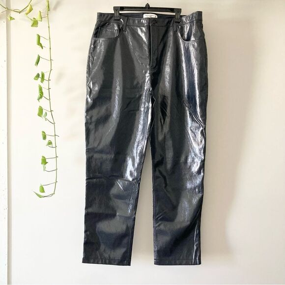 NWT ABERCROMBIE Curve‎ Love Vegan Leather 90s Straight Pant 18 ultra high rise - Picture 1 of 5